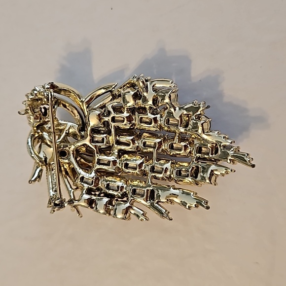 FRANCIOS by CORO AB Brown & AB Pinkish Various Shaped Stones on Goldtone Brooch - Picture 7 of 8